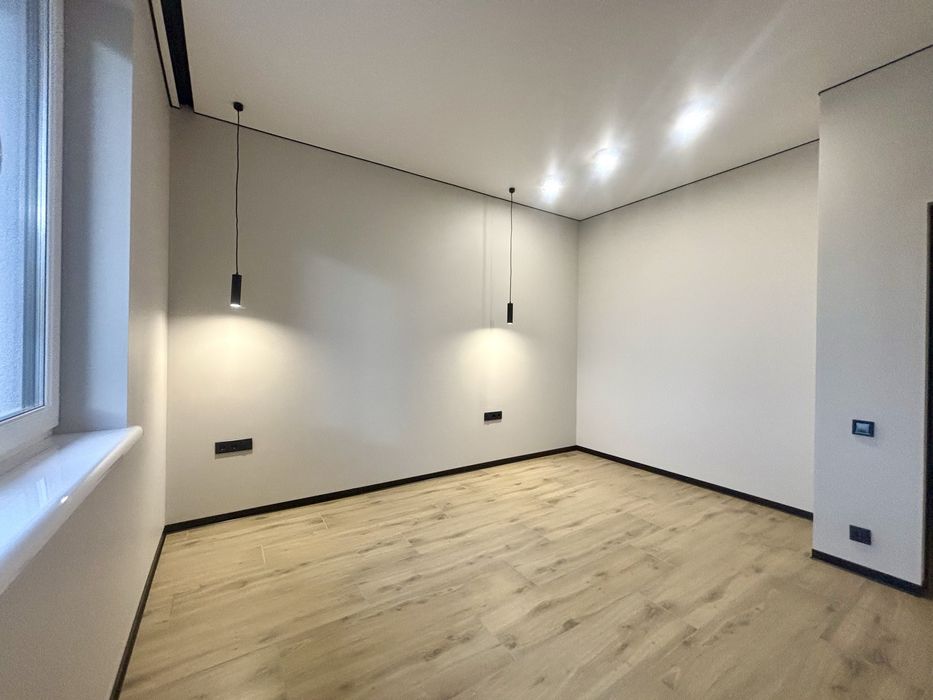 Продам будинок з ремонтом та бомбосховищем з виходом до лісу