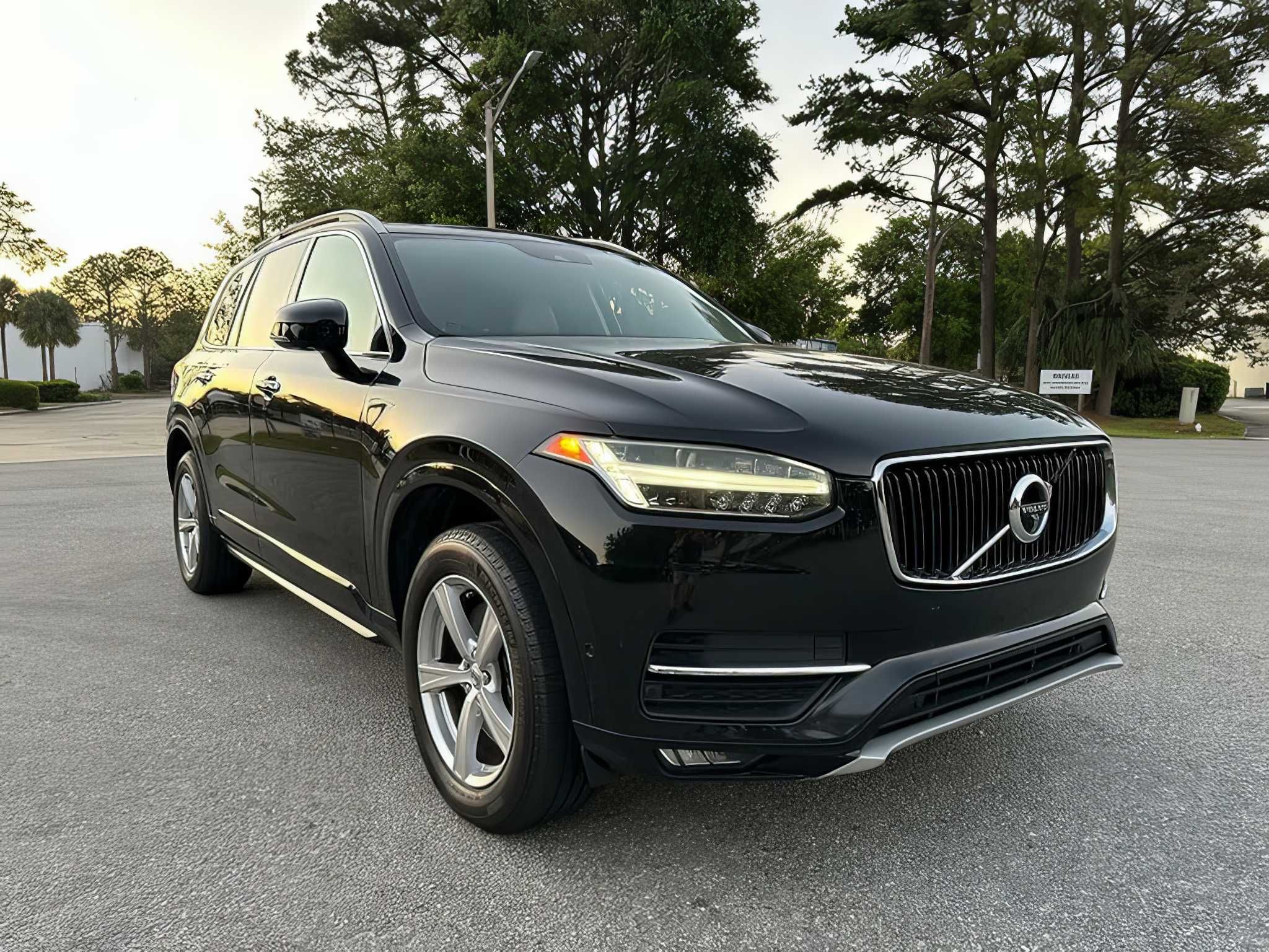 2017 Volvo XC90 T5