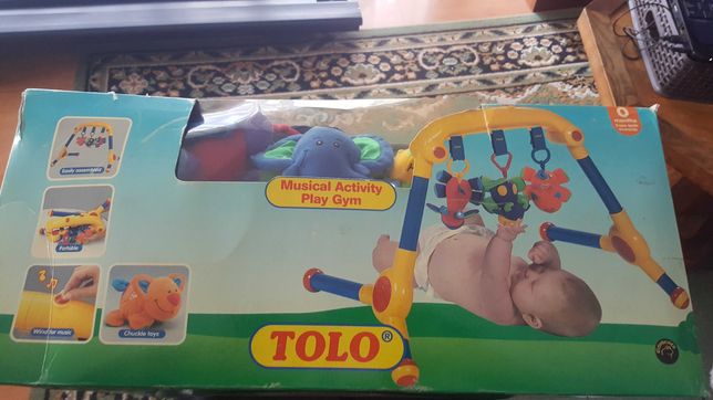 Ginásio de bebé da TOLO novo em caixa