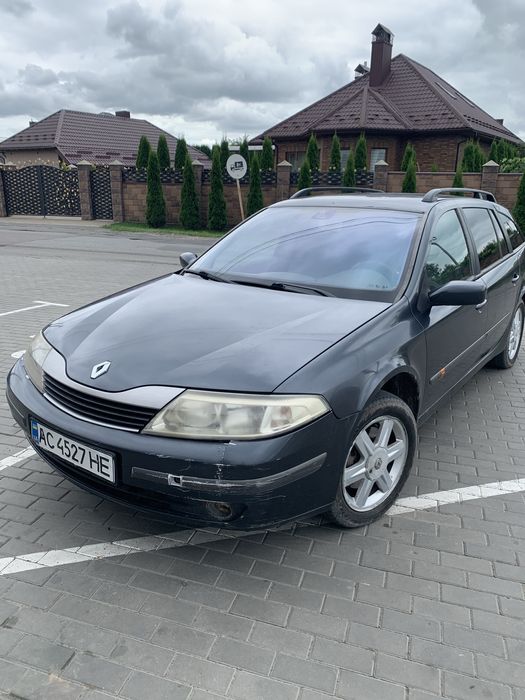 Авто рено лагуна 2003 року