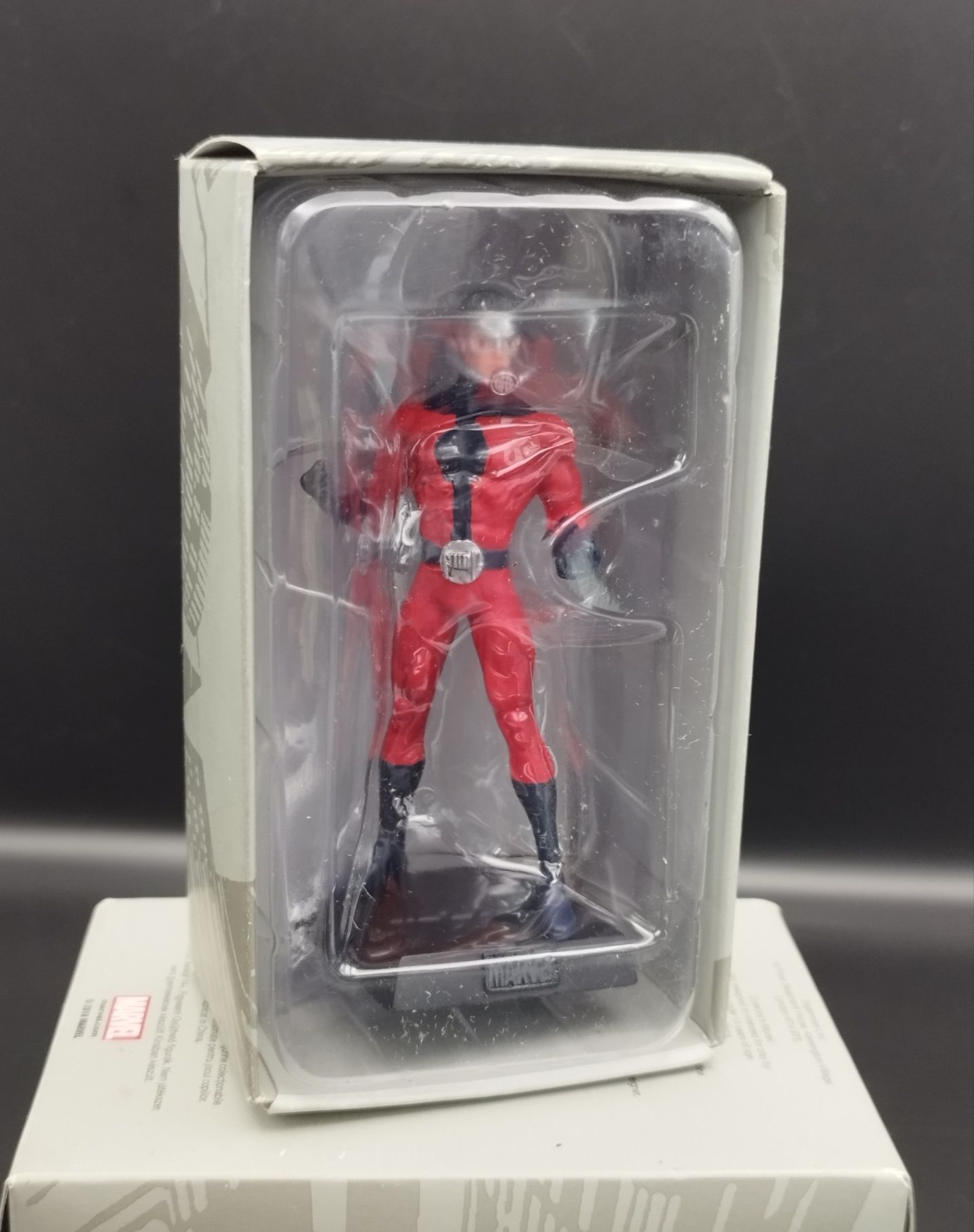 Figurka Marvel Klasyczna Ant-Man 2 #21  ok 8 cm do figurki posiada ory