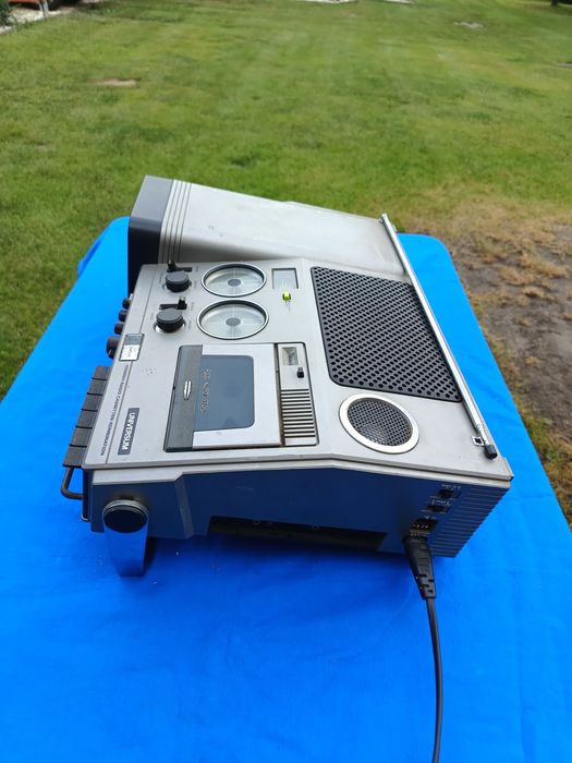 Kombajn telewizor , radio magnetofon Universum