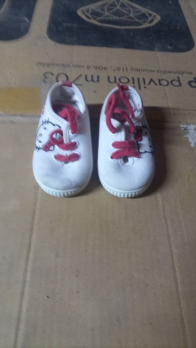 Sapatinhos bebé hello Kitty