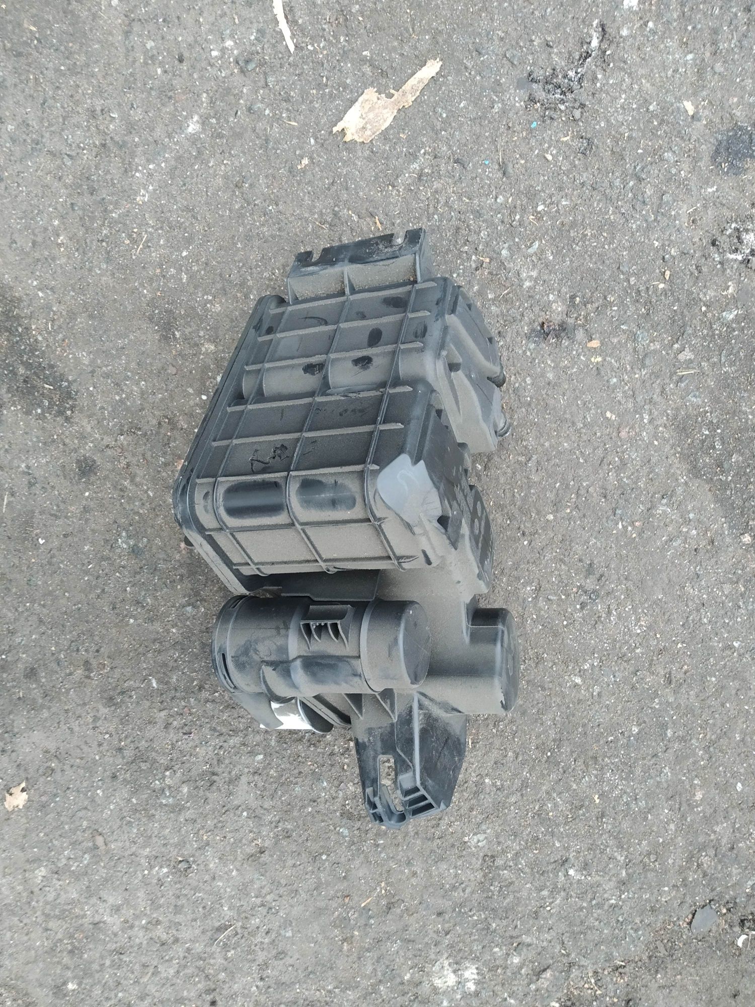 Jeep Cherokee kl 13+абсорбер парів палива