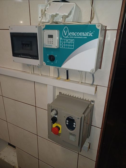 Gniazda automatyczne Vencomatic dla kur