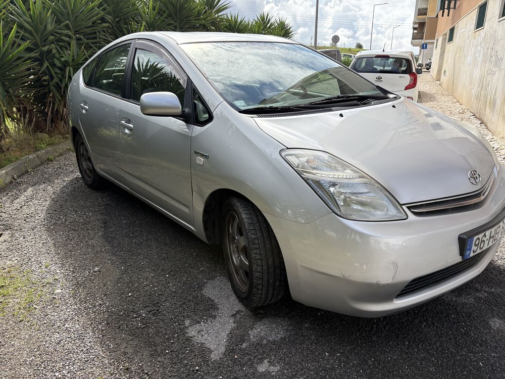 Hibrido toyota prius Nacional muito bom estado