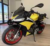 Aprilia Tuono 660 de 2023 com 2500km