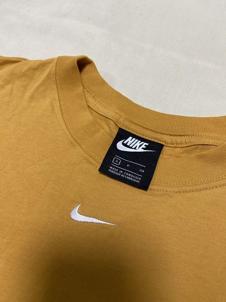 Жіноча футболка Nike nsw