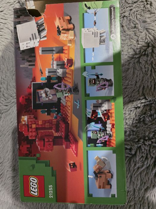Lego Minecraft 21255 Zasadzka w portalu Netheru