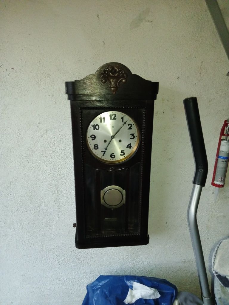 Antyczne zegary ścienne