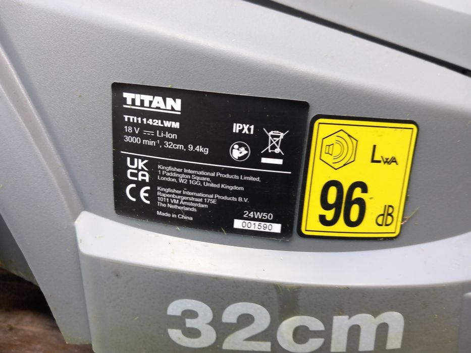 Zestaw Kosiarki Akumulatorowej TITAN 18V 32 cm i Podkaszarki 23cm