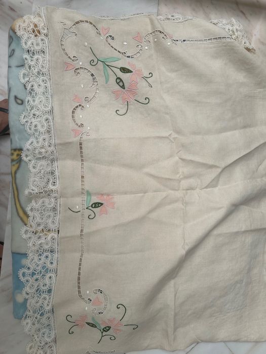 Dobra para lencol em linho e almofadas
