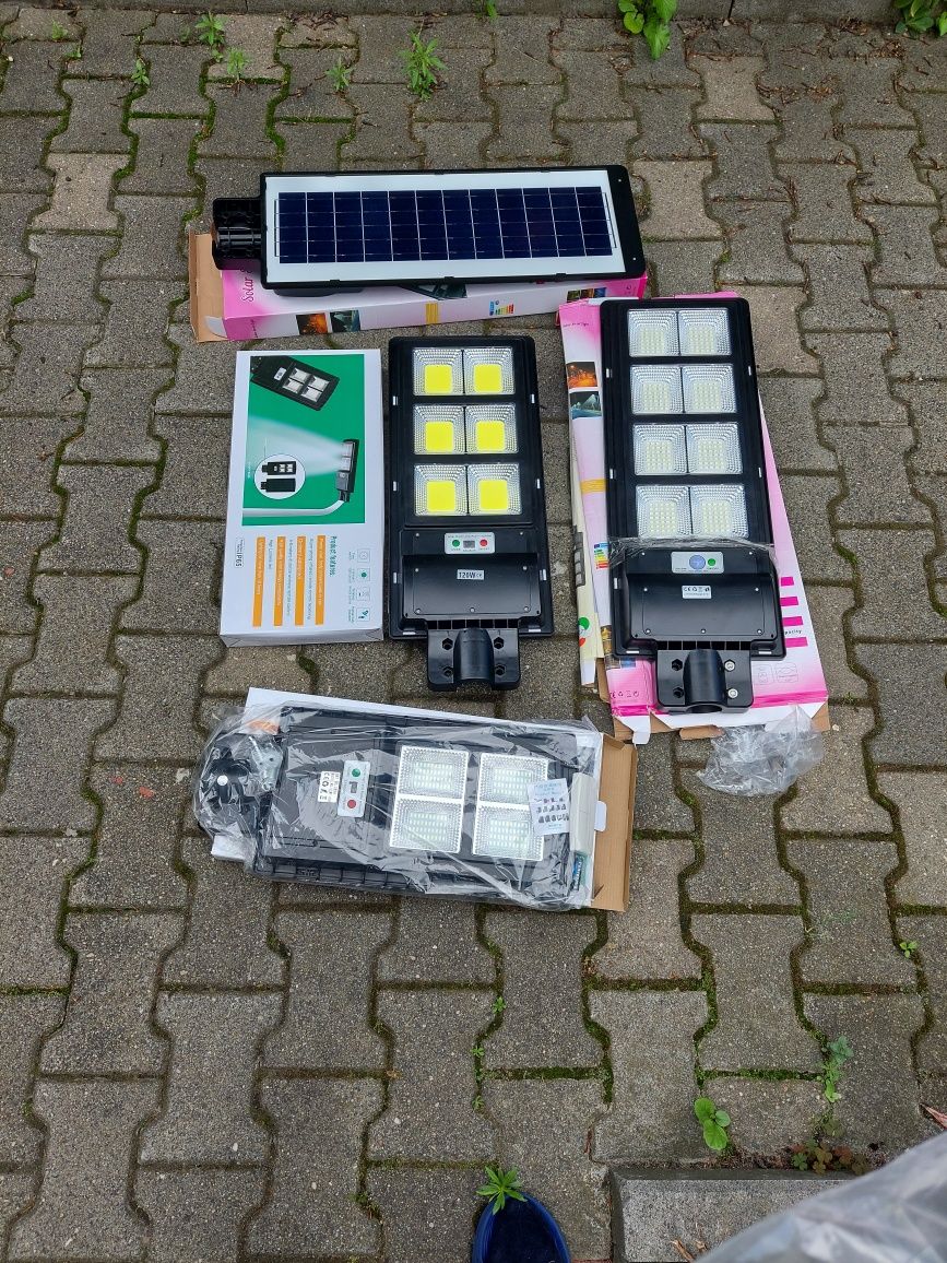 Lampa oświetleniowa latarnia led solar