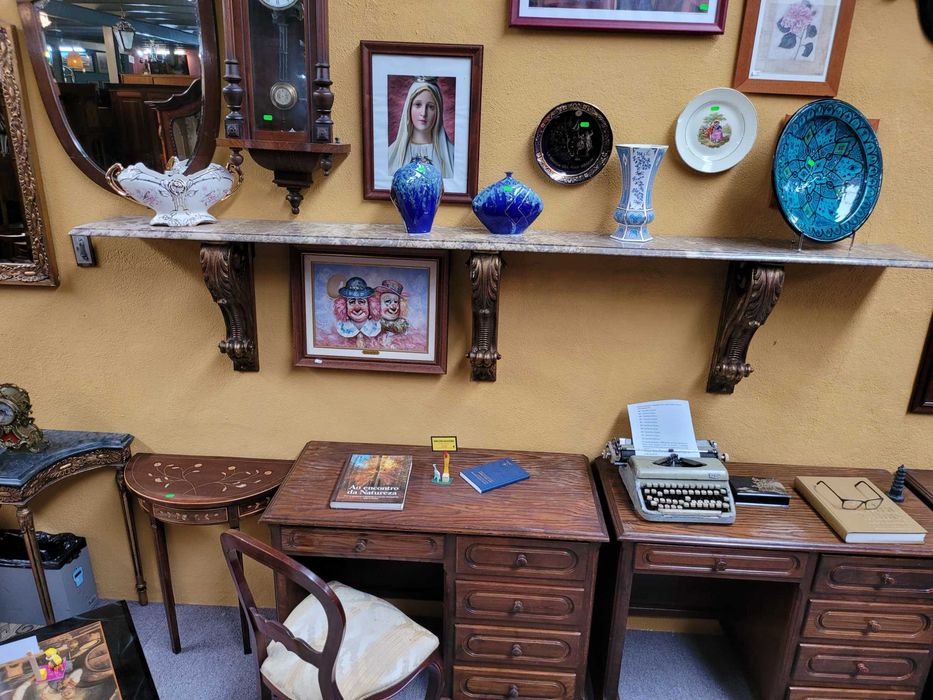 Consola de parede com uma enorme base em pedra - óptimo estado