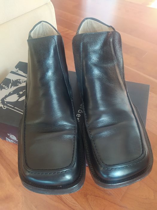 Sapatos em pele da Ala Design