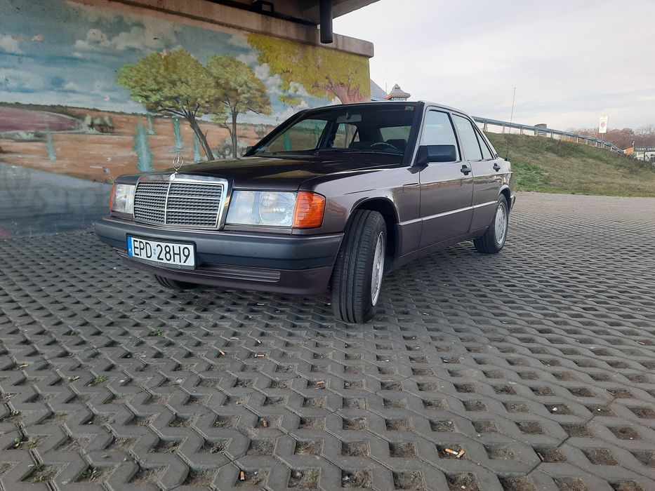 Sprzedam Mercedesa W201 190E. 1.8 Benzyna Automat 1992r.