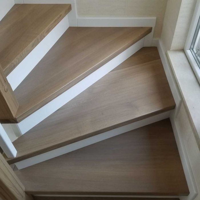 Сходи і комлектуючі з деревини, дуб, ясен, модрина