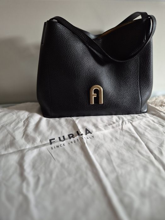 Mala FURLA preta em pele verdadeira - Primula Hobo