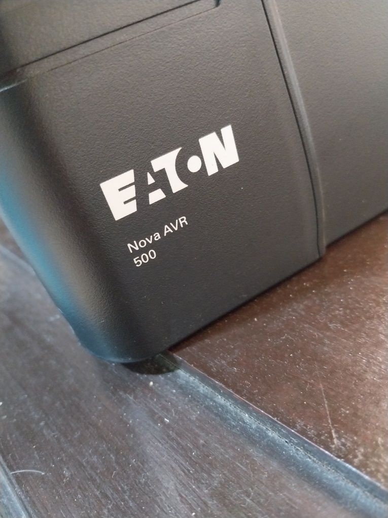 Ups Eaton 500 praticamente nunca usada