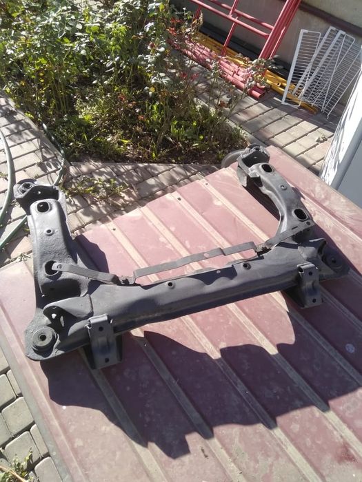 Продам підрамник до Ауді 80 В3