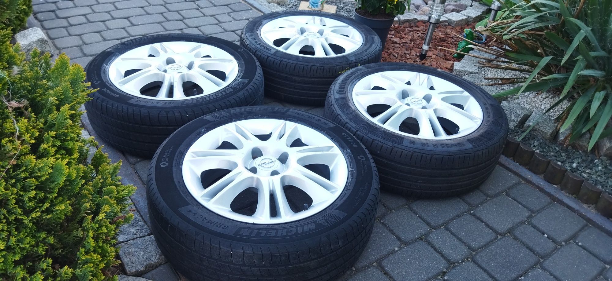 4x100 16 Cali Koła Alu 195/55/16 Opel Corsa Meriva Tigra Astra