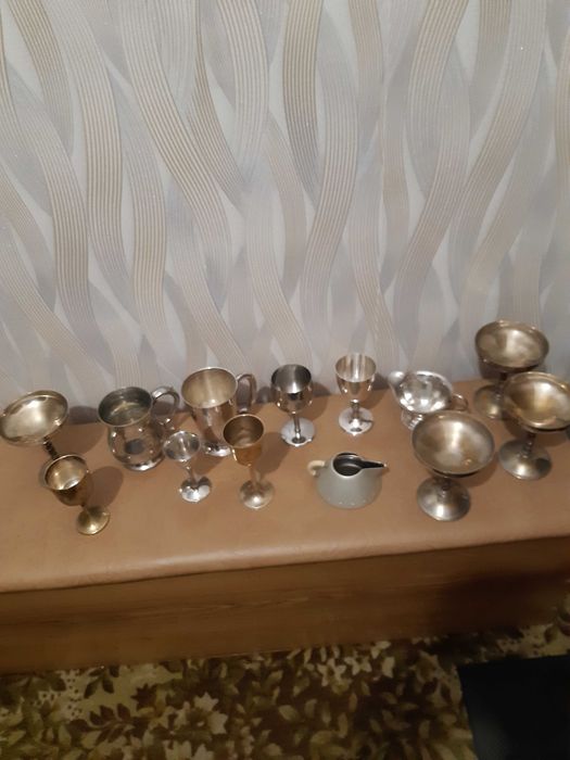 Кухонная утварь(рюмки, бокали, морожнницы)