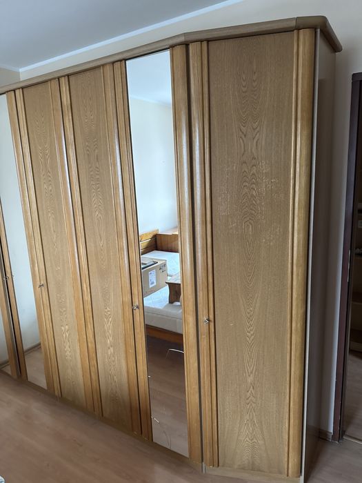 Rezerwacja Szafa na ubrania ok 250cm za darmo