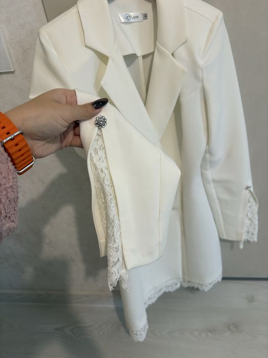 Сукня-піджак, молочного кольору