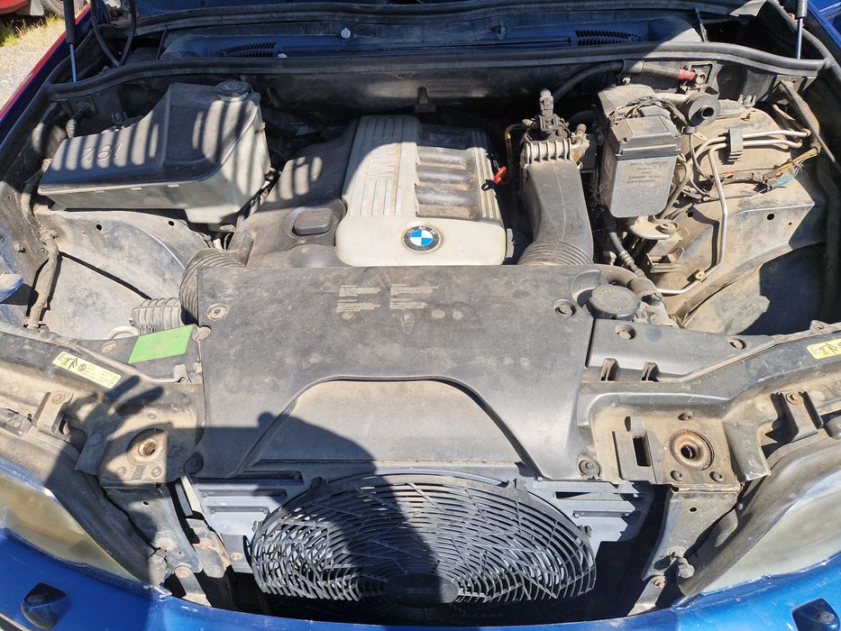 Bmw X5 3.0D uszkodzona skrzynia kupi ę każde auto w dobrej cenie