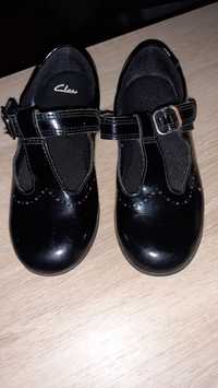 Buciki Clarks lakierowane