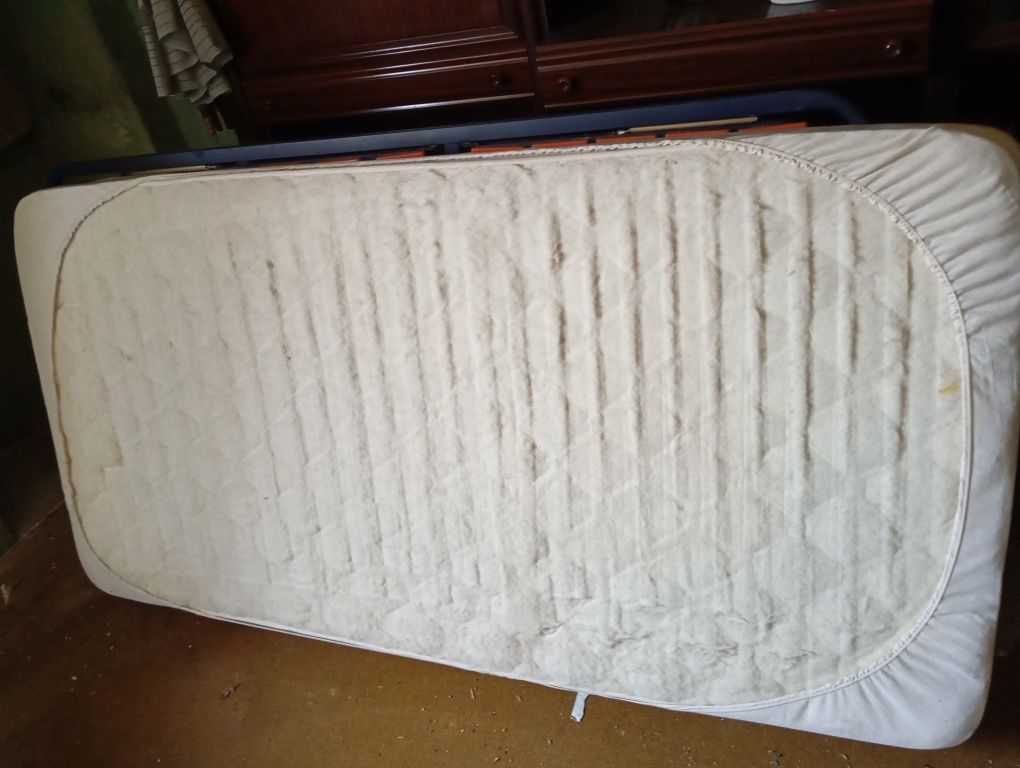 Cama para pessoa acamada