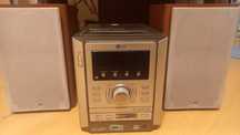 Wieża  LG LX - U251 stereo cd mp3 USB radio kaseta magnetofonowa