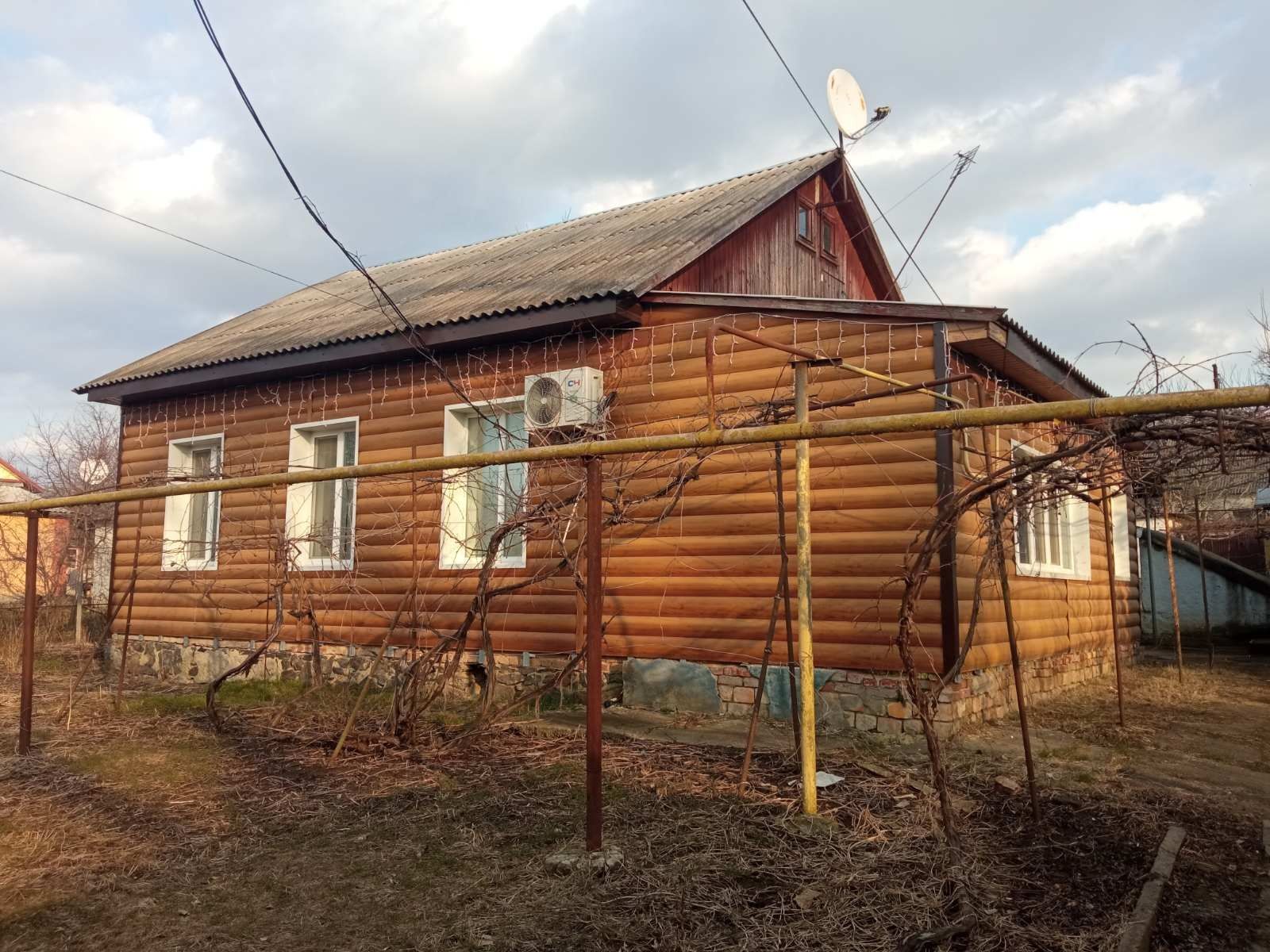 БУДИНОК  в районі цукрового заводу