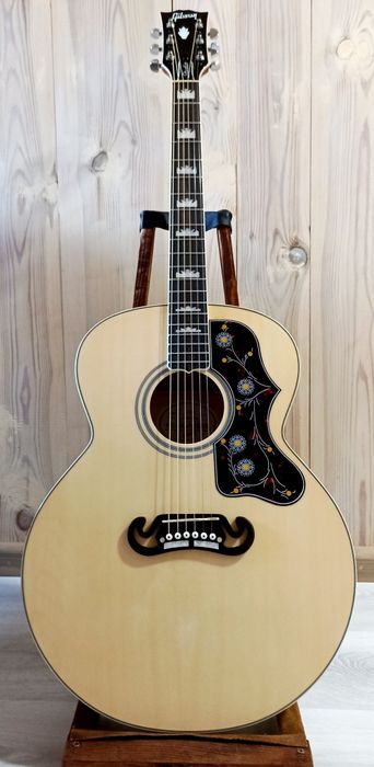 Акустична гітара Gibson j200