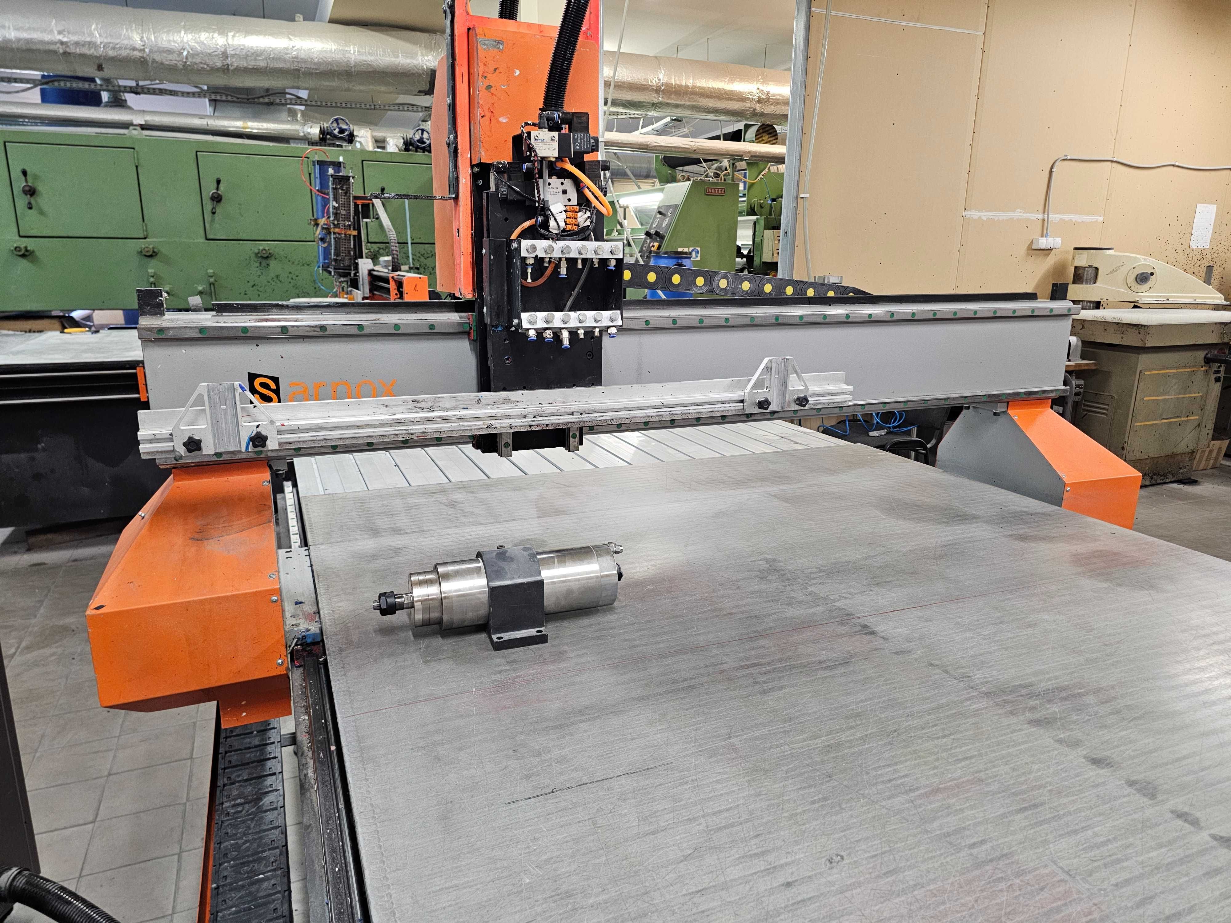 Ploter frezujący Sarnox CNC-1630