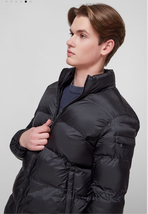 Чоловіча куртка GUESS