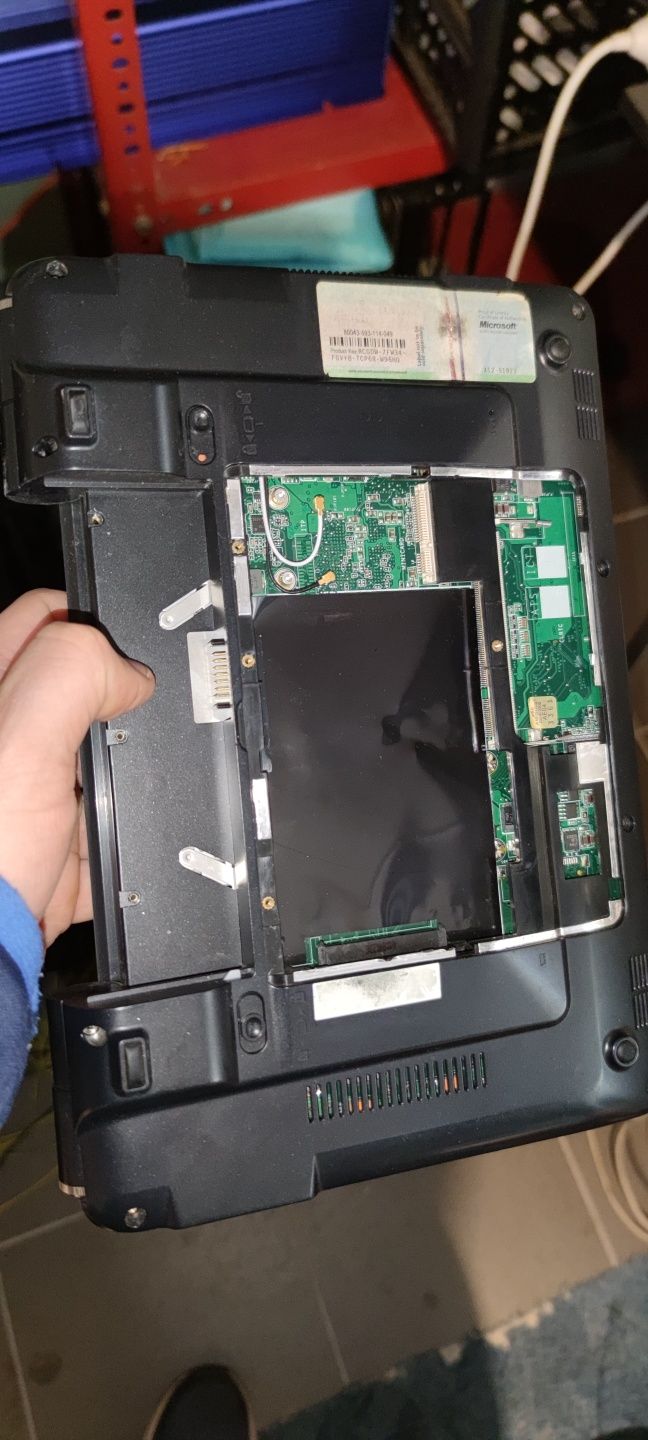 Laptop 10 cali Asus eeepc uszkodzony.