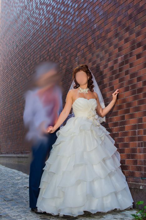 Свадебное платье, как цветок пиона + фата + кольца под платье