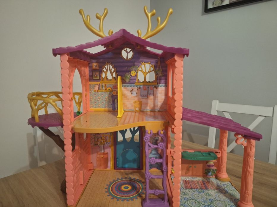 Enchantimals Domek jelonków,zestaw z lalką i akcesoriami