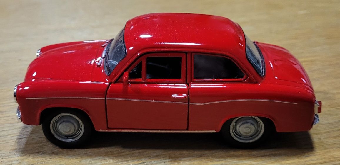 Model Syrena 105 około 12cm