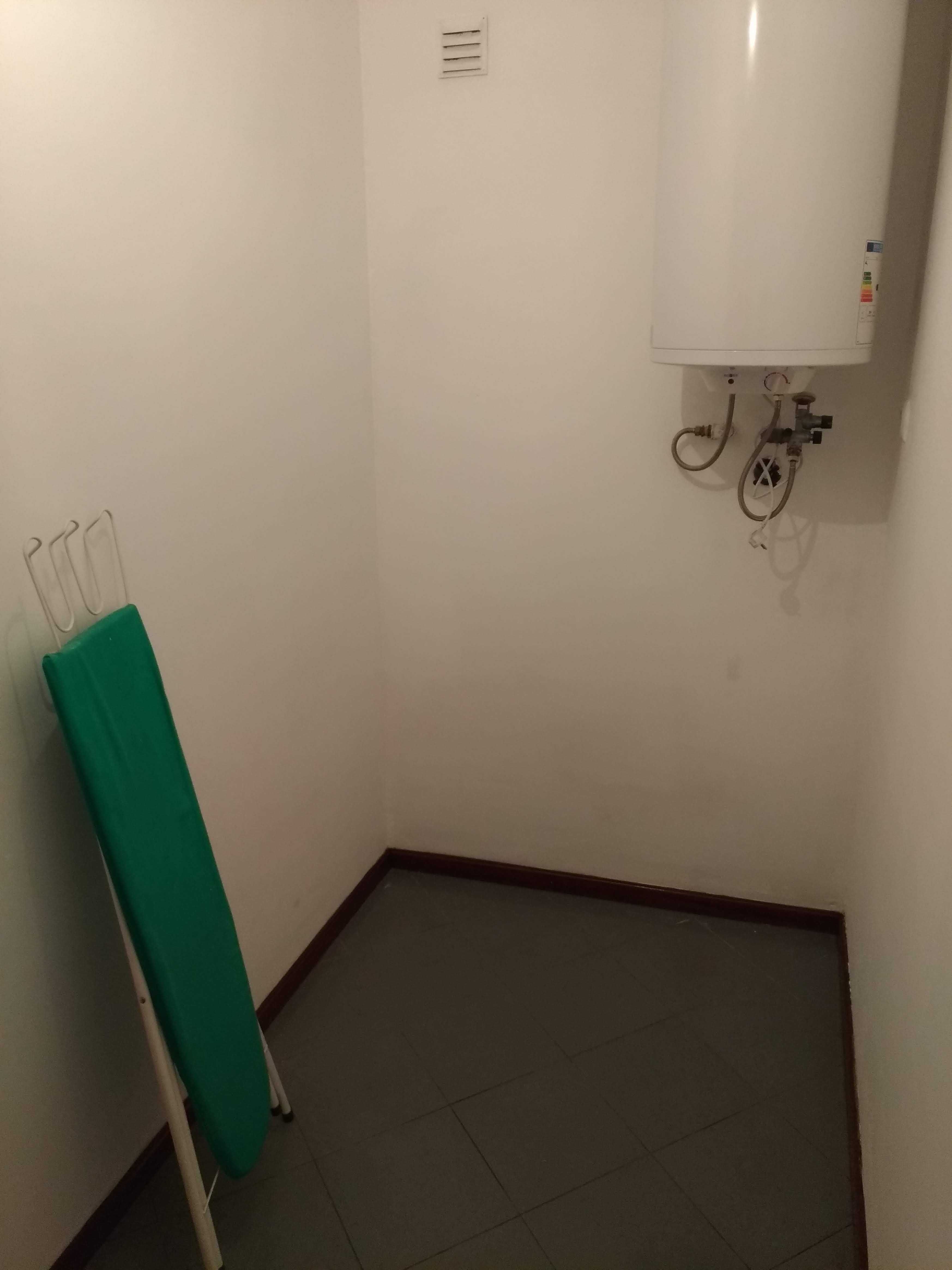Quarto em apartamento - Bragança