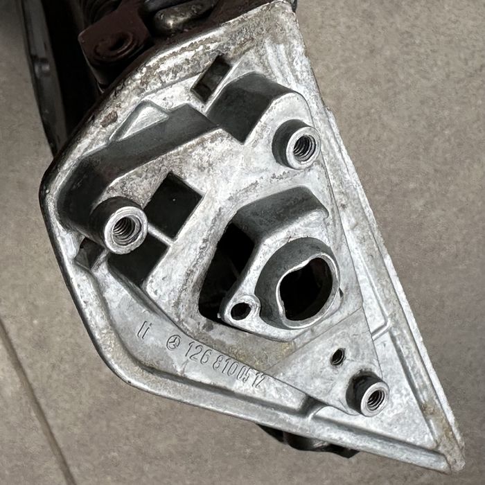 Ліве дзеркало Mercedes w126 1979-91р. з/ч корпус накладка гумовий кут