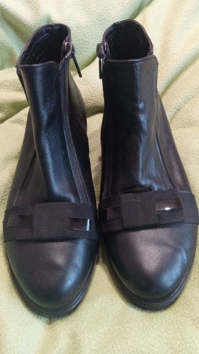 Шкіряні ботінки жіночі осінні