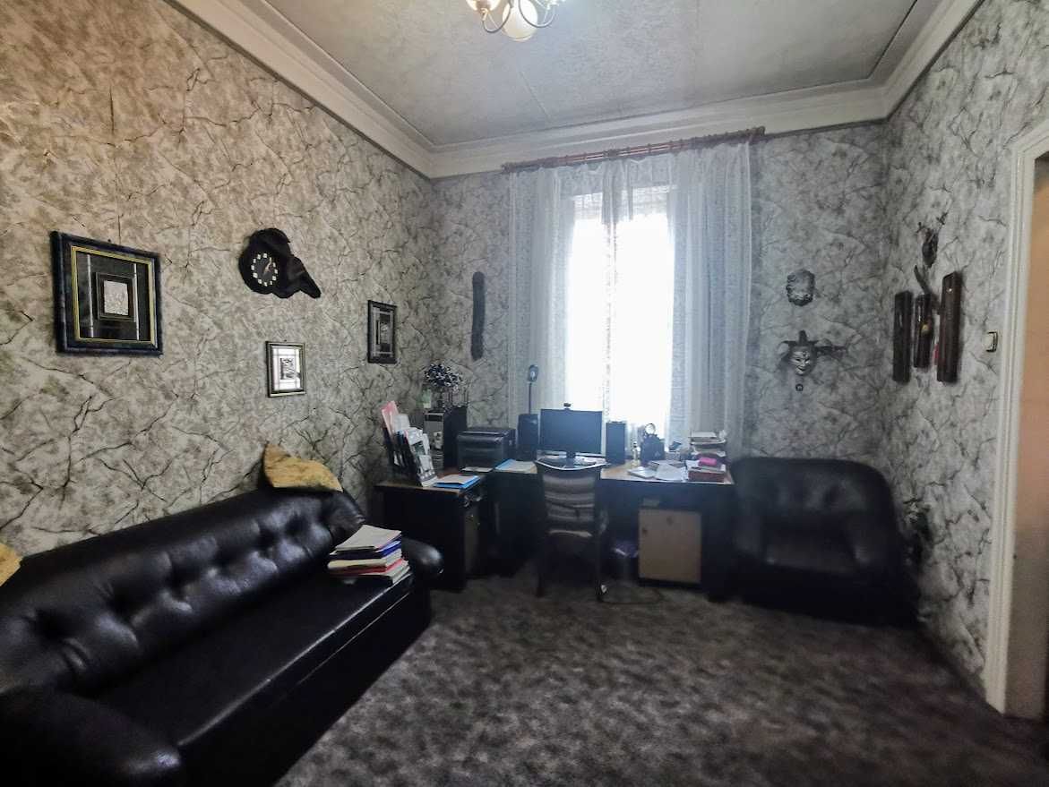 Продажа, дом 200м в центре, г. Каменское