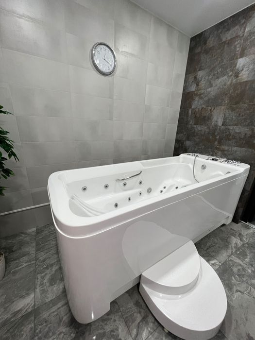 Гідромасажна ванна