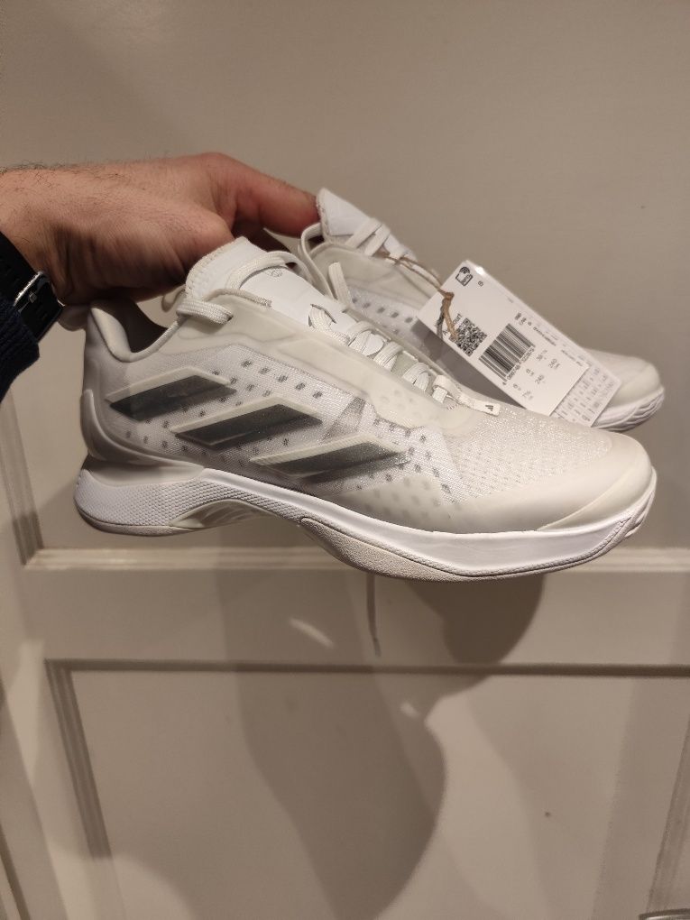 Buty Adidas Avacourt Nowe z metką. Buty do tenisa
Rozmiar 39 1/3