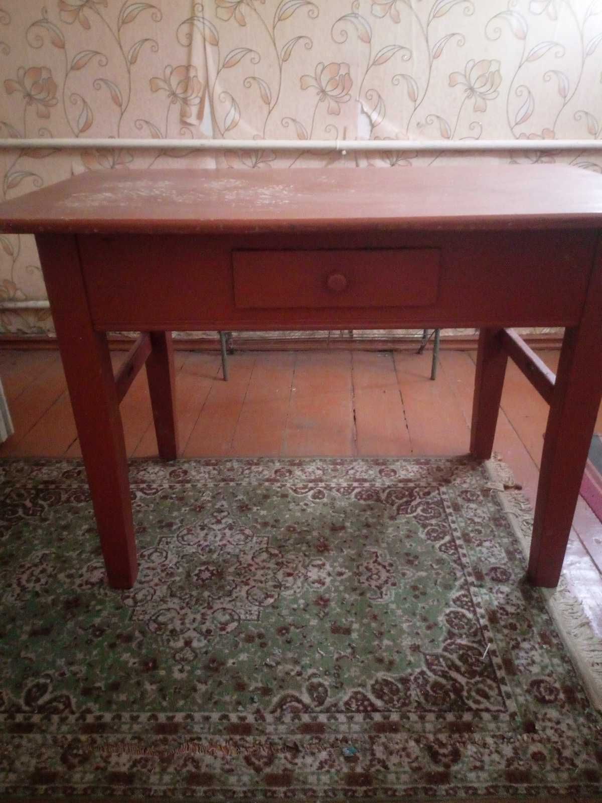 Продам сервант стіл тумбочка радянських часів в хорошому стан