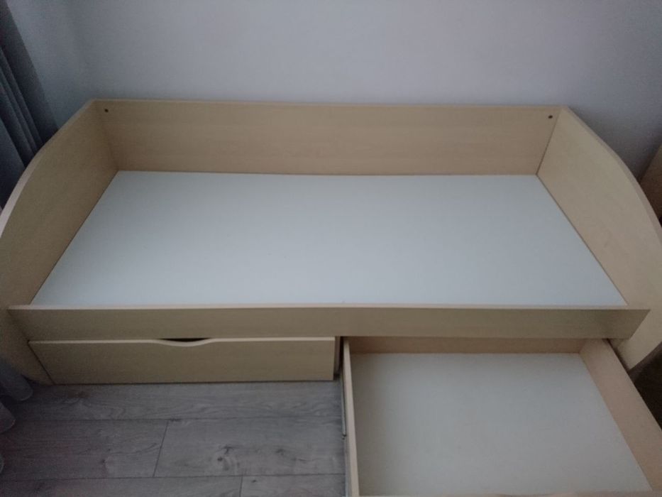 Продам ліжко з матрасом 90*200 б/в в гарному стані