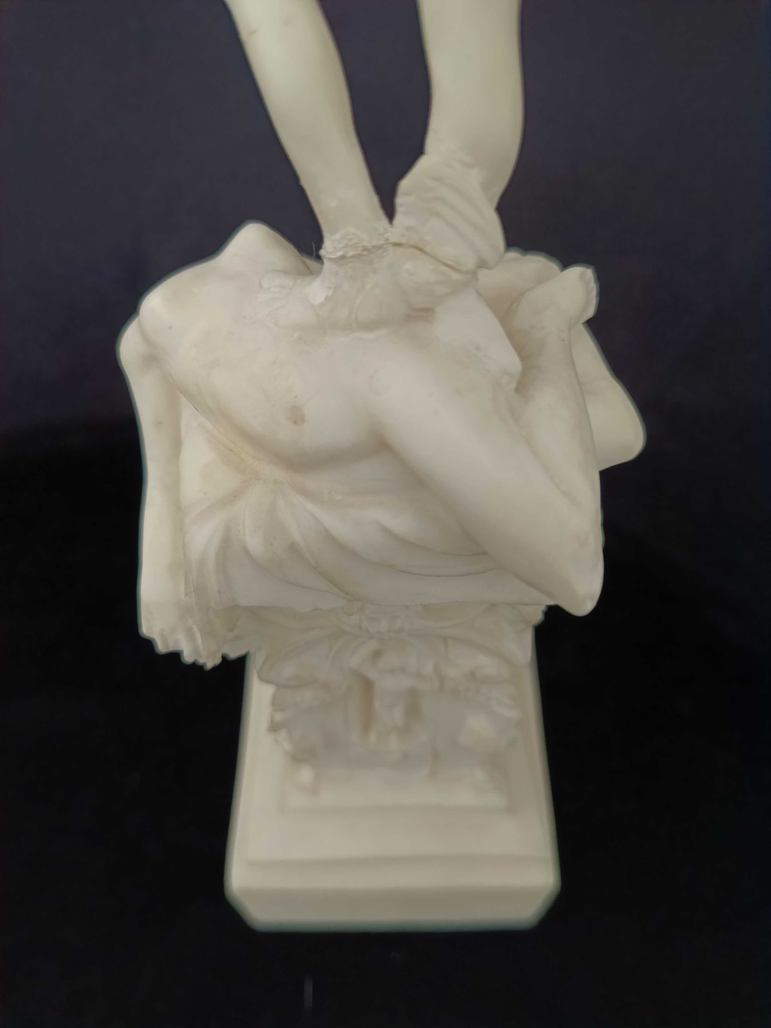 Perseusz z głową Meduzy grecka statuetka rzeźba odlew marmur 26x7x7 cm