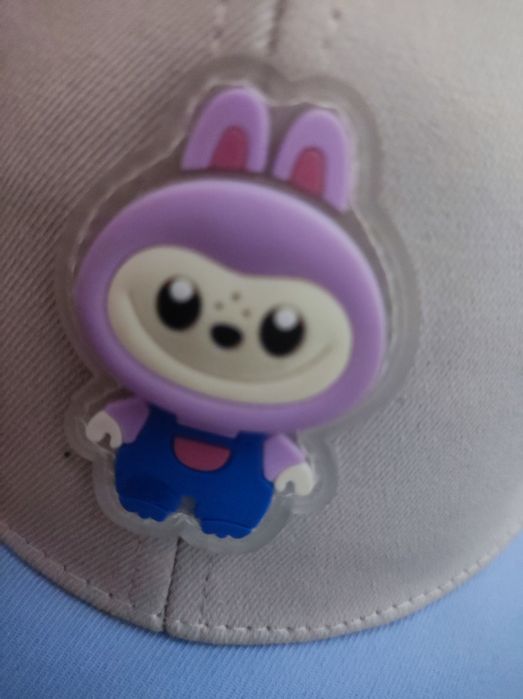 Czapka z daszkiem labubu